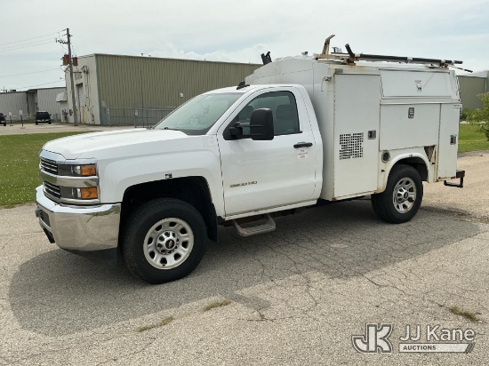 (Neenah, WI) 2015 Chevrolet Silverado 3500HD Enclosed Service Truck Runs & Moves