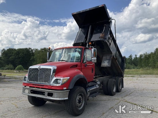 (Wells, ME) 2004 International 7600 T/A Dump Truck Runs, Moves & Dump Operates