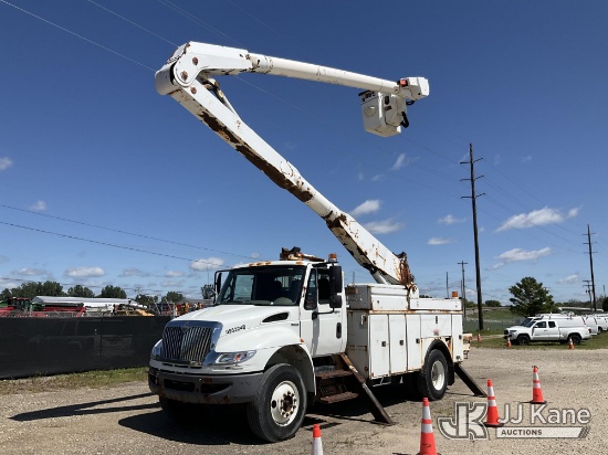 (Charlotte, MI) Altec AA755L, Material Handling Bucket Truck rear mounted on 2009 International 4300