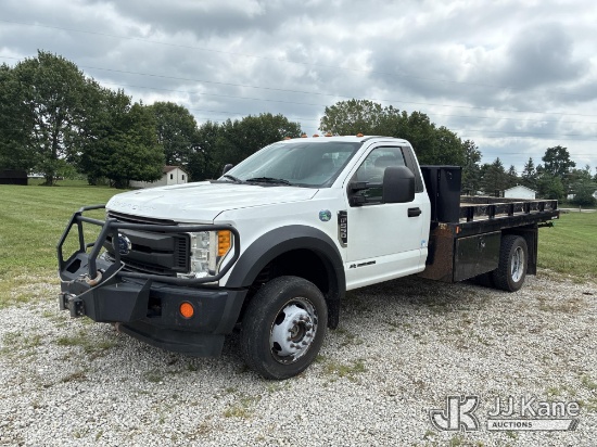 (Ashland, OH) 2017 Ford F-550 Regular Cab DRW Flatbed Truck Runs & Moves)(Dash Warning Indicators On