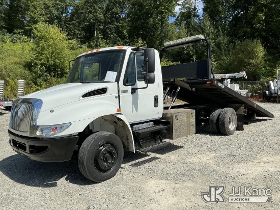 (Shrewsbury, MA) 2005 International 4300 Roll Back Truck Runs, Moves & Body Operates) (Engine Perfor