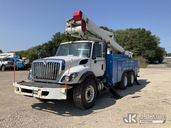 (Charlotte, MI) HiRanger TL55, Articulating & Telescopic Material Handling Bucket Truck center mount