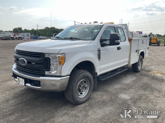 (Plymouth Meeting, PA) 2017 Ford F250 4x4 Extended-Cab Service Truck Runs & Moves) (Interior Defects