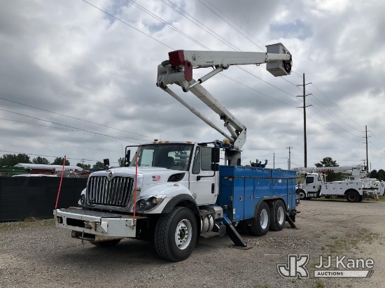 (Charlotte, MI) HiRanger TL55, Articulating & Telescopic Material Handling Bucket Truck center mount