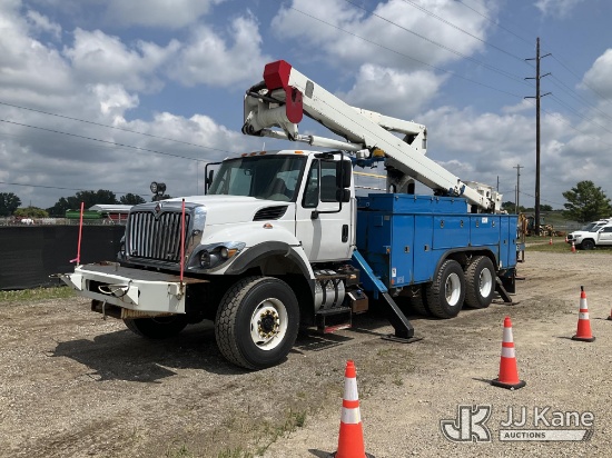 (Charlotte, MI) HiRanger TL55, Articulating & Telescopic Material Handling Bucket Truck center mount