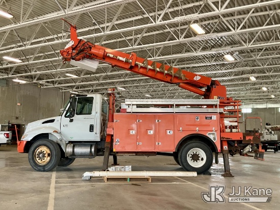 (Neenah, WI) Altec D945-BR, Digger Derrick corner mounted on 2005 International 4300 Utility Truck R