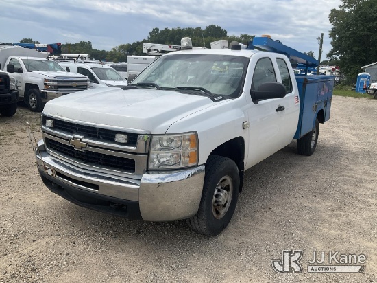 (Charlotte, MI) 2009 Chevrolet Silverado 3500HD Extended-Cab Enclosed Service Truck Runs & Moves) (E