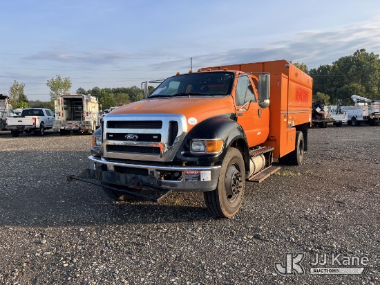 (Louisville, OH) 2015 Ford F-750 Chipper Dump Truck Runs & Moves) (Dash Warning Indicators On) (Uppe