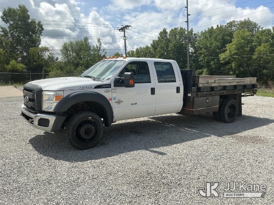 (Fort Wayne, IN) 2016 Ford F-550 Crew-Cab Flatbed Truck Runs & Moves) (Dash Warning Indicator On