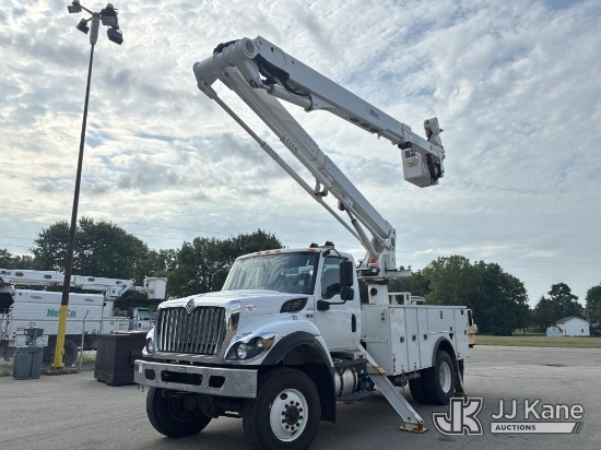 (Ashland, OH) Altec TA60, Articulating & Telescopic Material Handling Bucket Truck rear mounted on 2