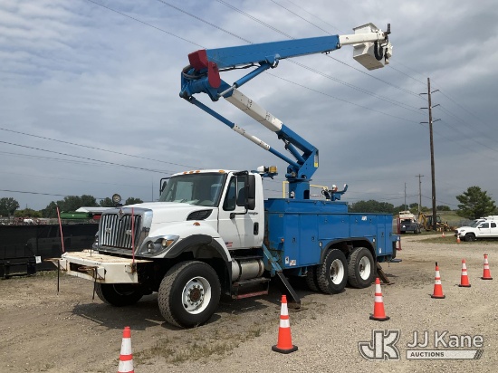 (Charlotte, MI) HiRanger TL55, Articulating & Telescopic Material Handling Bucket Truck center mount