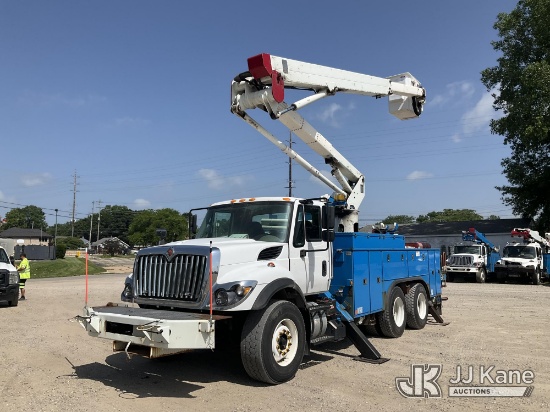 (Charlotte, MI) HiRanger TL55, Articulating & Telescopic Material Handling Bucket Truck center mount