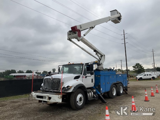 (Charlotte, MI) HiRanger TL55, Articulating & Telescopic Material Handling Bucket Truck center mount