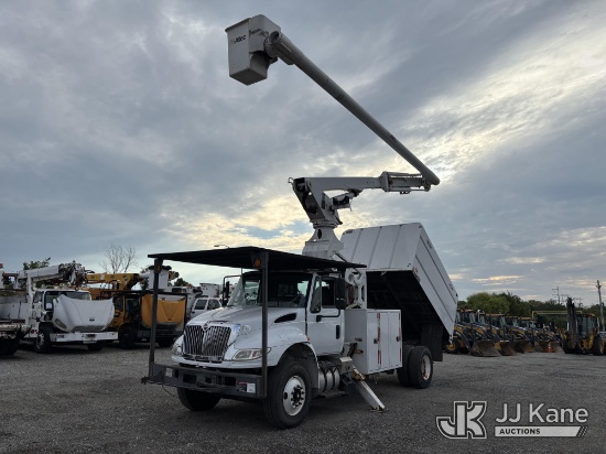 (Plymouth Meeting, PA) Altec LR760-E70, Over-Center Elevator Bucket Truck mounted behind cab on 2017