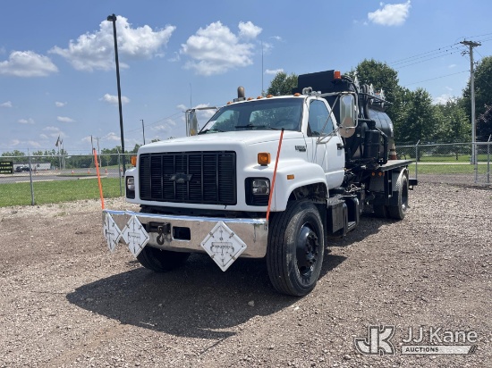 (Louisville, OH) 1995 Chevrolet C7H042 Tank Truck (Runs & Moves) (Tank Operation Unknown).