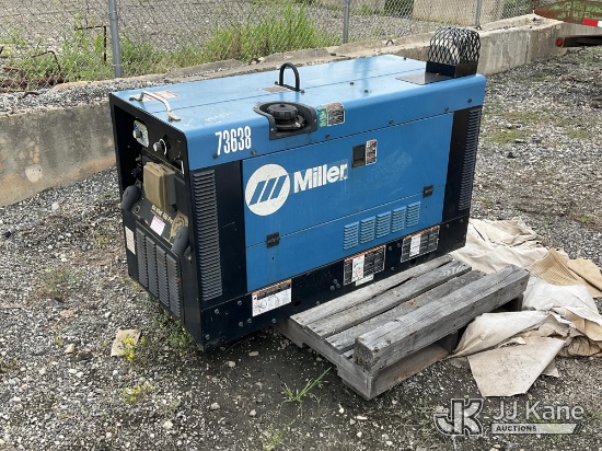 (Plymouth Meeting, PA) 2017 Miller Big Blue 400D Welder/Generator Runs