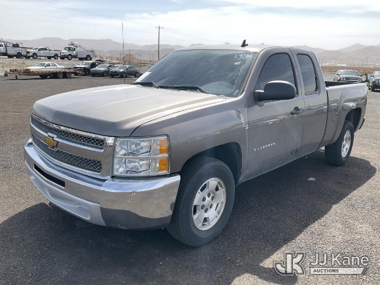 (Las Vegas, NV) 2013 Chevrolet Silverado 1500 Extended-Cab Pickup Truck Runs & Moves) (Interior Defe