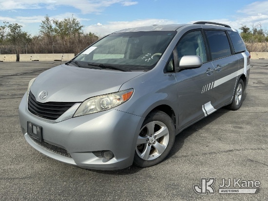 (Salt Lake City, UT) 2011 Toyota Sienna Mini Passenger Van Runs & Moves) (Dash Indicator Light On