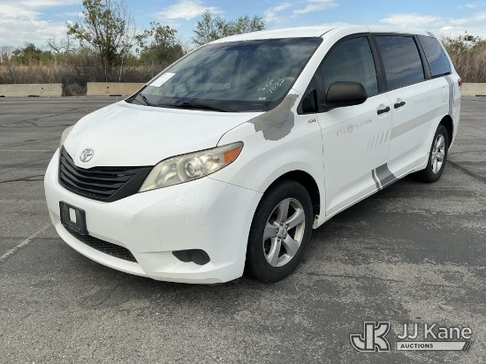 (Salt Lake City, UT) 2011 Toyota Sienna Mini Passenger Van Runs & Moves