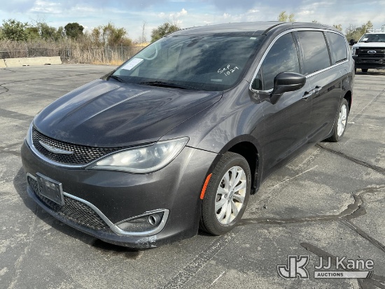 (Salt Lake City, UT) 2018 Chrysler Pacifica Mini Passenger Van Runs & Moves