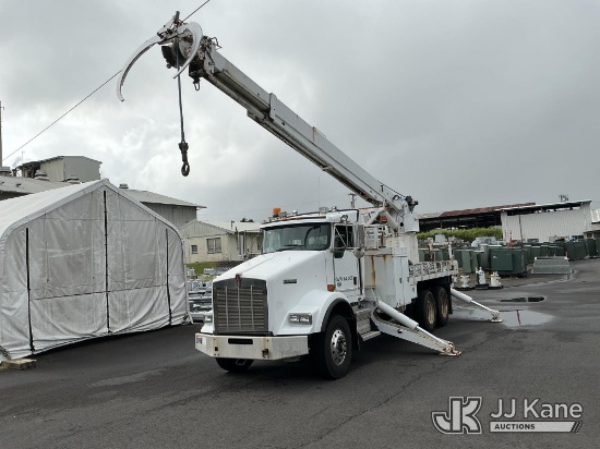 (Hilo, HI) Altec D4065AT-TR, Derrick rear mounted on 2010 Kenworth T800 T/A Flatbed/Utility Truck Ru