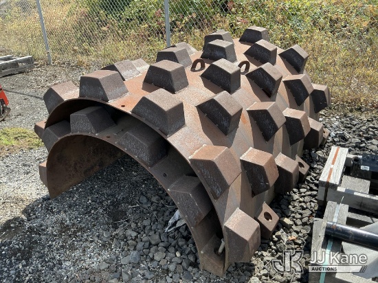 (Portland, OR) Hamm 33088 Ton Pad Foot Roller NOTE: This unit is being sold AS IS/WHERE IS via Timed