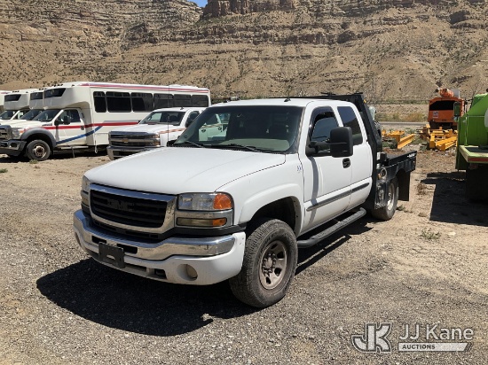 (De Beque, CO) 2003 GMC Sierra 2500HD Extended-Cab Flatbed Truck Per Seller: Unit will start with ju