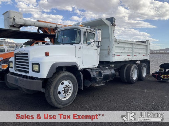 (Las Vegas, NV) 2003 Mack RD600 T/A Dump Truck Not Running, Condition Unknown) (Dash Warning Indicat