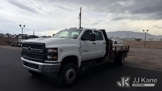 (Albuquerque, NM) 2021 Chevrolet Silverado 5500HD Crew-Cab Flatbed Truck Runs & Moves) (Engine Perfo