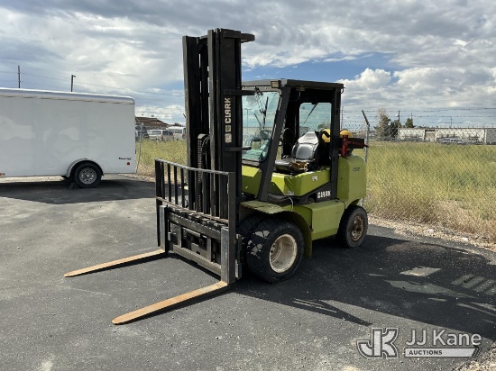 (Evanston, WY) 1998 CLARK CGP40 Pneumatic Tired Forklift Conditions Unknown) (Seller States: Runs, M
