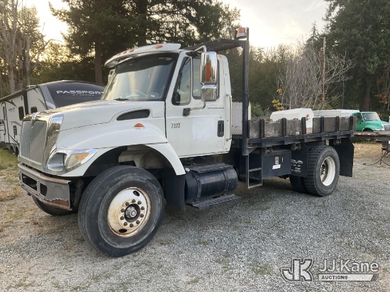 (Eatonville, WA) 2004 International 7400 Flatbed Truck Runs & Moves
