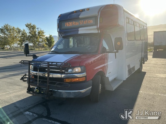 (Salt Lake City, UT) 2015 Chevrolet Express G4500 Passenger Bus Runs & Moves) (Dash Warning Indicato