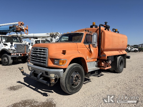 (Dixon, CA) 1995 Ford F800 Tank Truck Runs, Moves & Operates