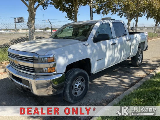 (Dixon, CA) 2018 Chevrolet Silverado 2500HD Crew-Cab Pickup Truck Runs & Moves)(Dash Warning Indicat