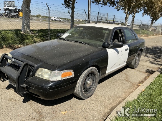 (Dixon, CA) 2011 Ford Crown Victoria Police Interceptor 4-Door Sedan Runs & Moves