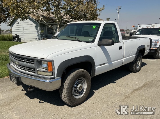 (Dixon, CA) 2000 Chevrolet C/K 2500 Pickup Truck Runs & Moves