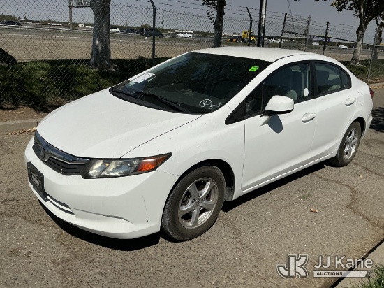 (Dixon, CA) 2012 Honda Civic CNG Sedan 5-Speed AT 4-Door Sedan Runs & Moves