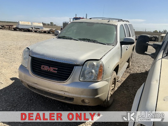 (Dixon, CA) 2013 GMC Yukon XL SLT 1/2 Ton 4-Door Sport Utility Vehicle Runs & Moves)(Engine Performa