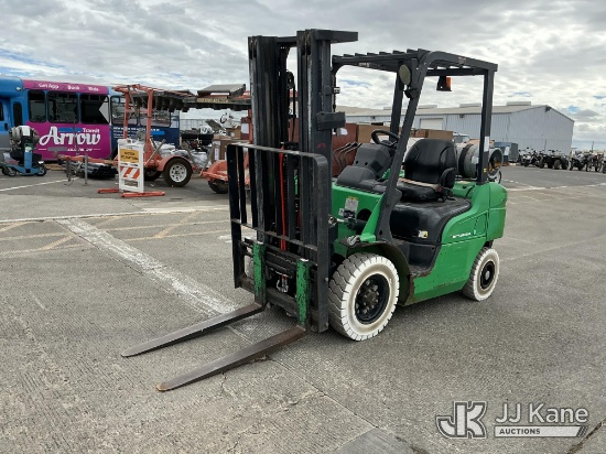 (Dixon, CA) Mitsubishi FG25N Pneumatic Tired Forklift Runs, Moves & Operates