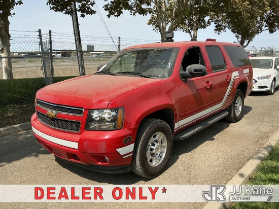 (Dixon, CA) 2013 Chevrolet Suburban FL 1500 4-Door Sport Utility Vehicle Runs & Moves)(Code P0174