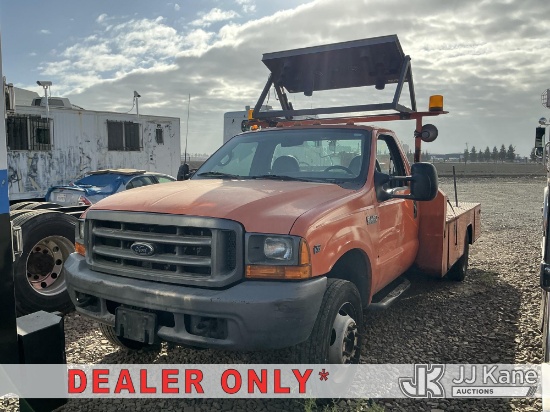 (Dixon, CA) 2000 Ford F-450 SD Regular Cab DRW Service Truck Not Running)(Conditions Unknown
