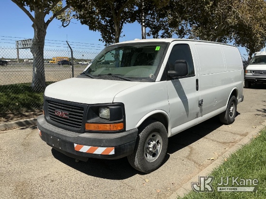 (Dixon, CA) 2013 GMC Savana G3500 Cargo Van Runs & Moves