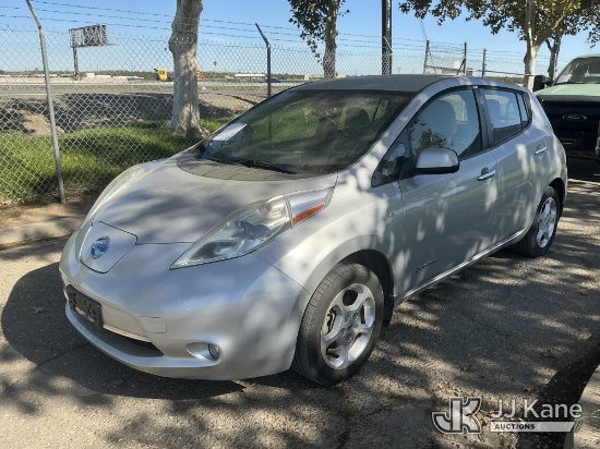 (Dixon, CA) 2012 Nissan LEAF 4-Door Hatch Back Runs & Moves (Donation