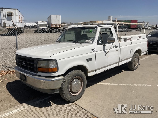 (Dixon, CA) 1996 Ford F-250 XL HD Reg. Cab Pickup Truck Runs & Moves, Dash Warning Indicators On