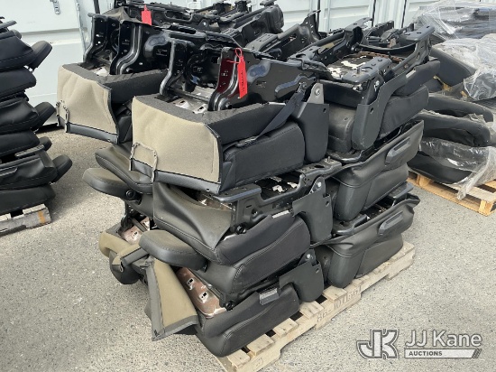(Dixon, CA) Car Seats (Used) NOTE: This unit is being sold AS IS/WHERE IS via Timed Auction and is l