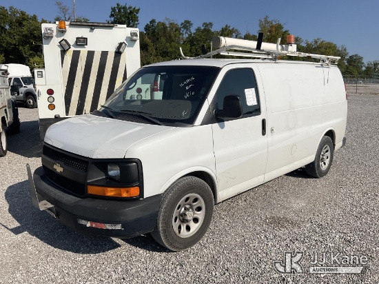 (Verona, KY) 2014 Chevrolet Express G1500 Cargo Van Runs & Moves) (Dash Warning Indicator On