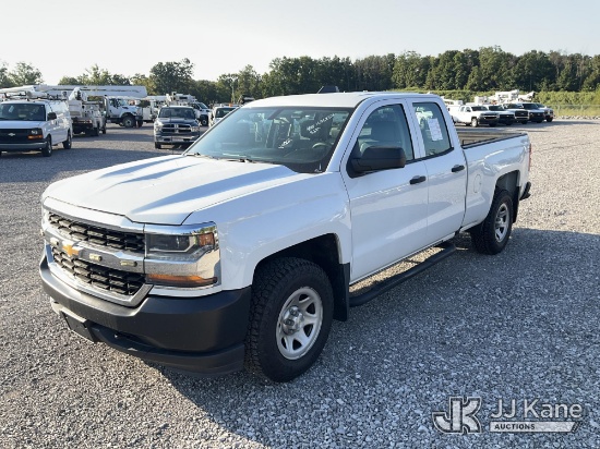 (Verona, KY) 2017 Chevrolet Silverado 1500 Crew-Cab Pickup Truck Runs & Moves