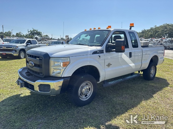 (Riviera Beach, FL) 2016 Ford F250 4x4 Extended-Cab Pickup Truck Runs & Moves) (FL Residents Purchas