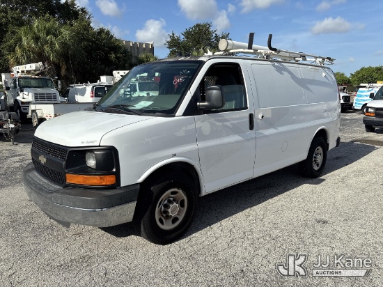 (West Palm Beach, FL) 2014 Chevrolet Express G2500 Cargo Van Runs & Moves) (FL Residents Purchasing