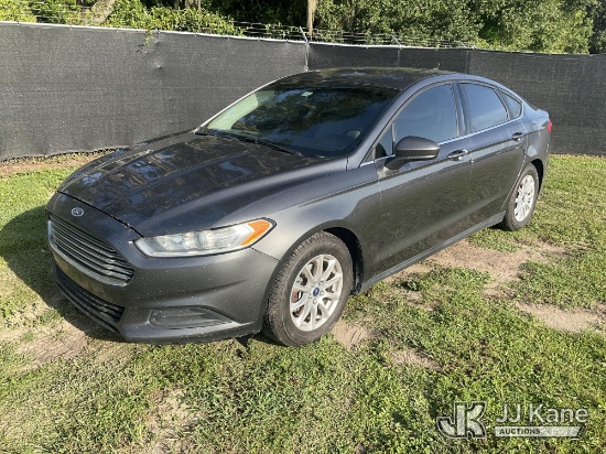 (Tampa, FL) 2016 Ford Fusion S 4-Door Sedan, State of Florida Unit Runs & Moves)(FL Residents Purcha